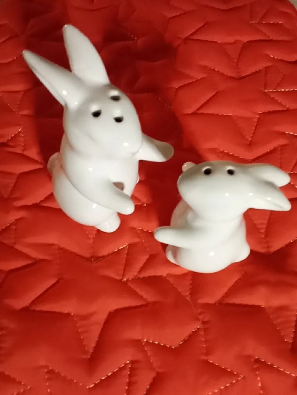 White Ceramic Bunny Salt and Pepper Shakers - NEW IN PACK SO CUTE!!